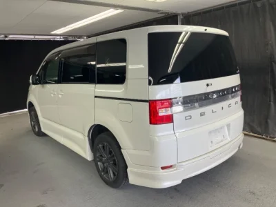 Mitsubishi DELICA D5