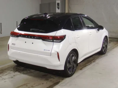Nissan AURA