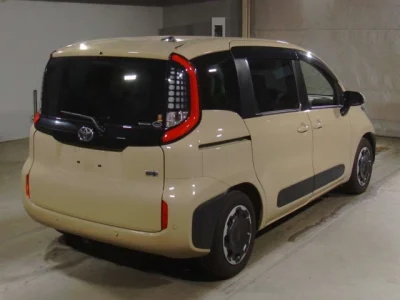 Toyota Sienta