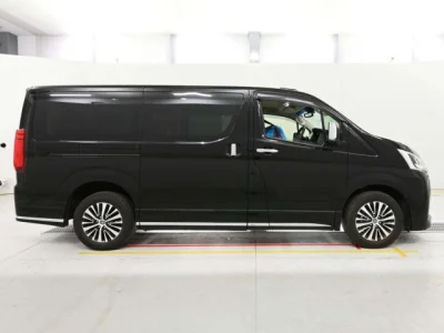 Toyota GranAce