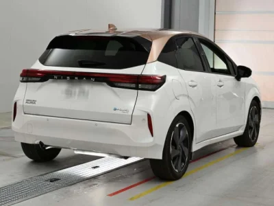 Nissan AURA