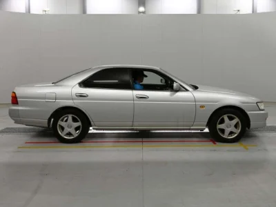Nissan Laurel