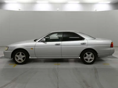 Nissan Laurel