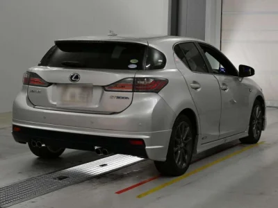 Lexus CT200h