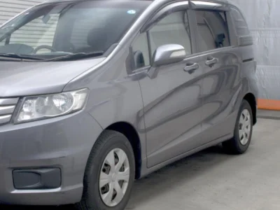 Honda Freed Spike