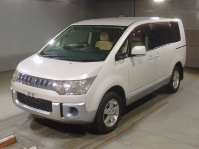 Mitsubishi DELICA D5