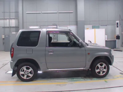 Nissan Kix
