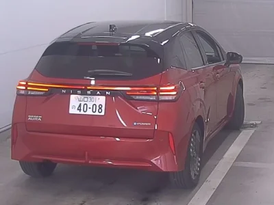 Nissan Aura