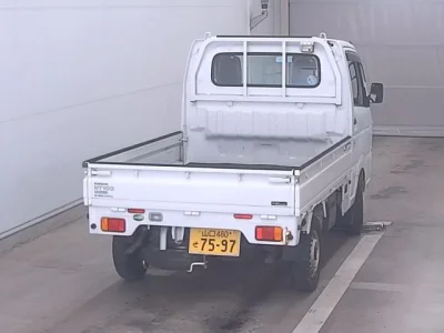 Nissan NT100 Clipper