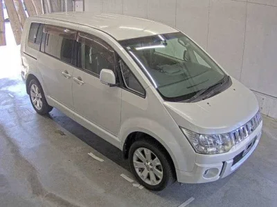 Mitsubishi Delica D:5