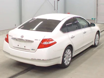 Nissan TEANA