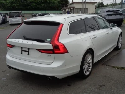 Volvo V90