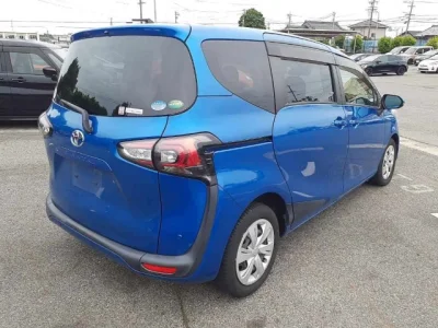 Toyota Sienta