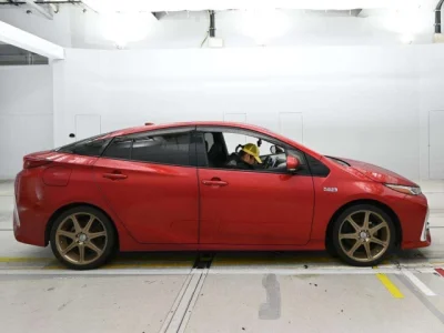 Toyota Prius PHV