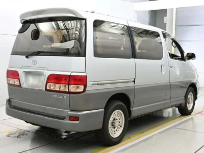 Toyota Hiace Regius