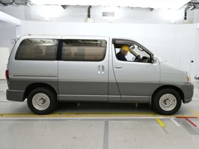 Toyota Hiace Regius