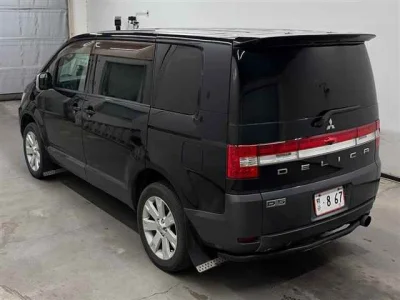 Mitsubishi DELICA D5