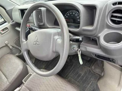 Mitsubishi Minicab Van