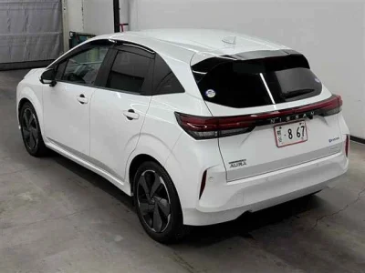 Nissan AURA