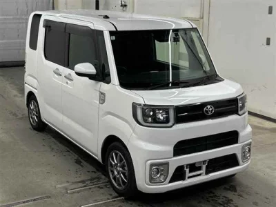Toyota Pixis Mega