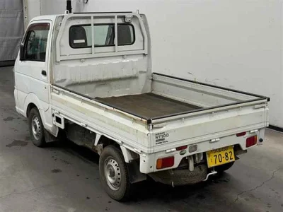Nissan NT100 Clipper