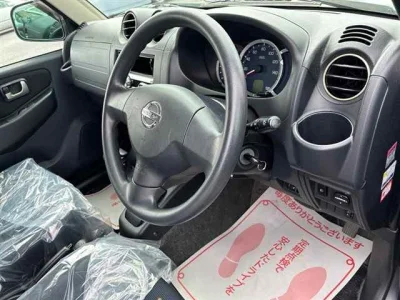 Nissan Kix
