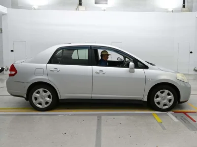Nissan TIIDA LATIO