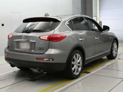 Nissan Skyline Crossover