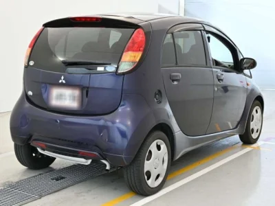 Mitsubishi I