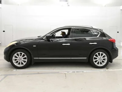 Nissan Skyline Crossover