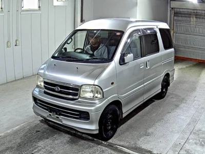 Daihatsu Atrai 7