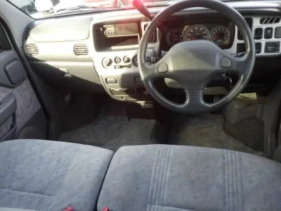 Daihatsu Atrai 7