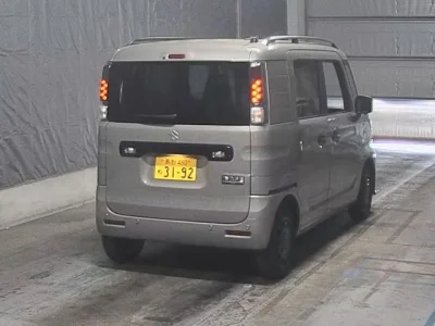 Suzuki SPACIA BASE
