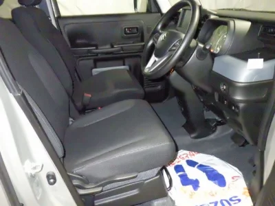 Suzuki SPACIA BASE