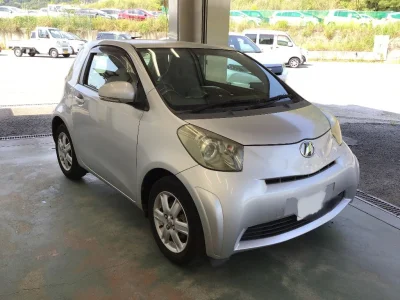 Toyota iQ