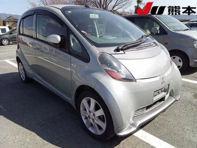 Mitsubishi i