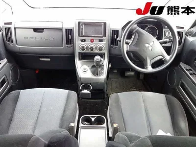 Mitsubishi DELICA D5