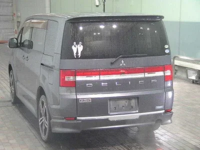Mitsubishi Delica D:5