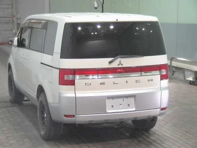 Mitsubishi DELICA D5