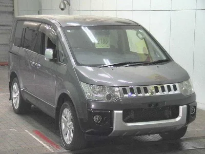 Mitsubishi Delica D:5