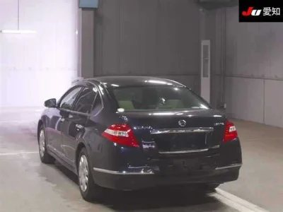Nissan TEANA