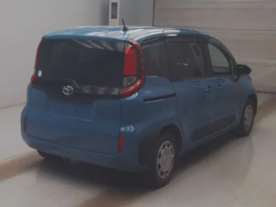 Toyota Sienta