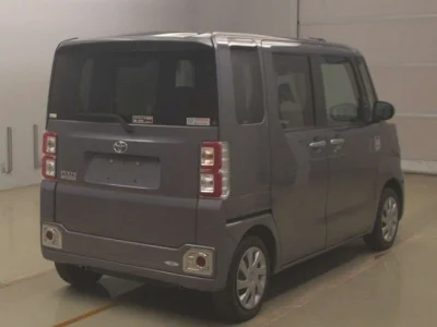 Toyota Pixis Mega