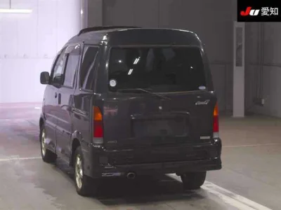 Daihatsu Atrai 7