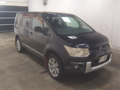 Mitsubishi DELICA D5