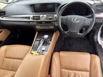 Lexus LS460L
