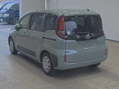 Toyota Sienta