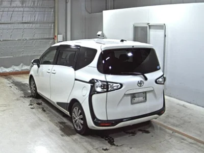 Toyota Sienta