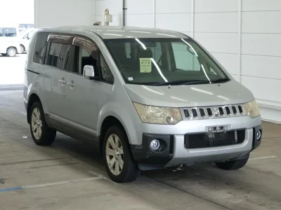 Mitsubishi DELICA D5