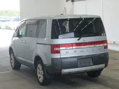 Mitsubishi DELICA D5